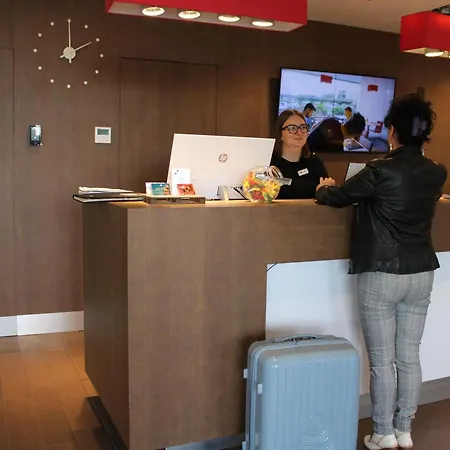 Ibis Lleida-2