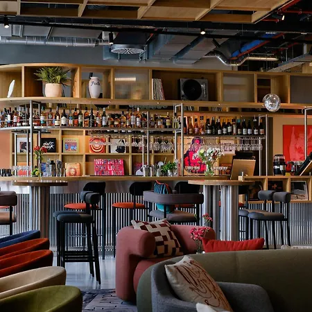 The Social Hub Barcelona Poblenou-3