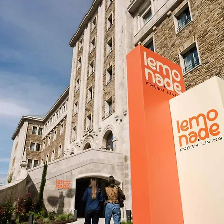 Lemonade Stays Santiago de Compostela-3
