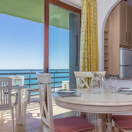 Apartamentos Mediterraneo Front-3