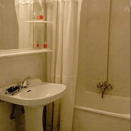 Hostal Delfina-3