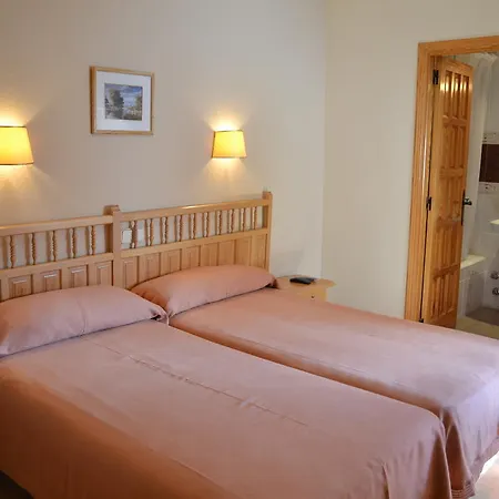 Hostal Los Claveles-3