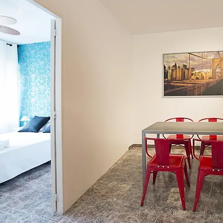 Gran Via Guesthouse-3