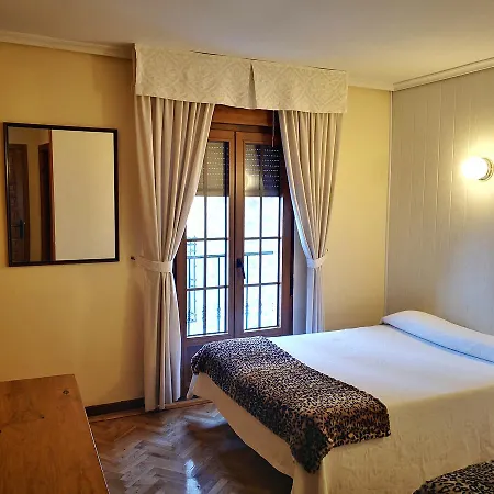 Hostal Alcántara-2