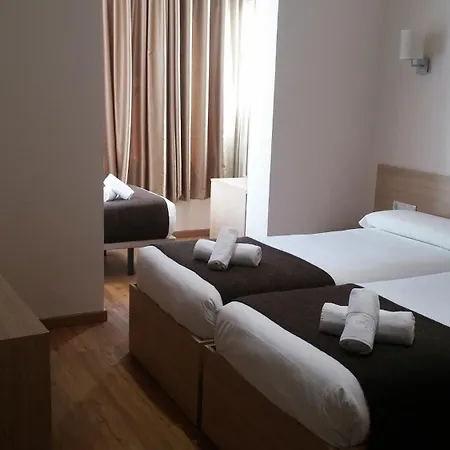 Hostal Barcelona Travel-3