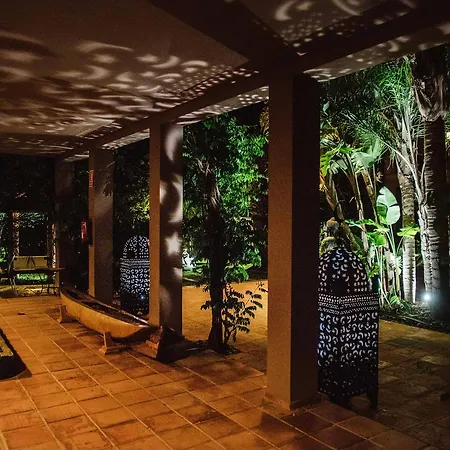Chillout Hotel Tres Mares-3