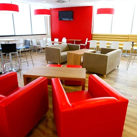 Travelodge Valencia Aeropuerto-3