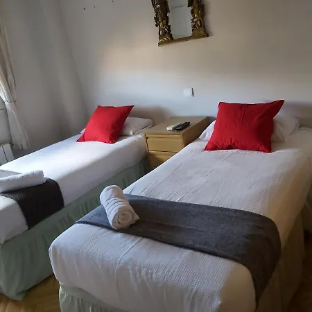 Chalet Avila Rooms-3
