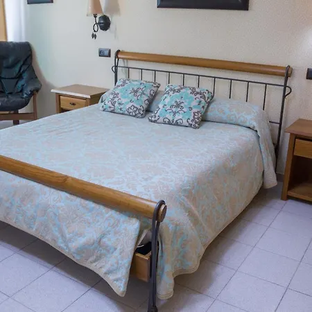 Hostal La Palmera-2