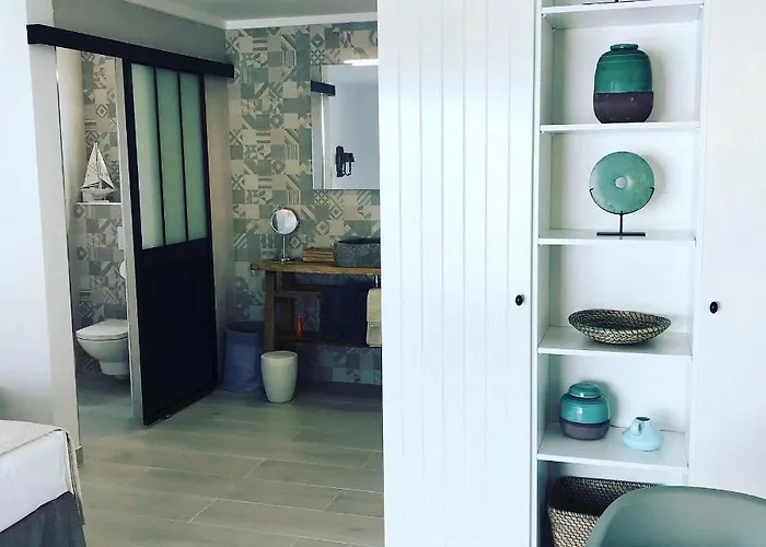 Finca Pura, Clothing Optional Guestrooms Elche