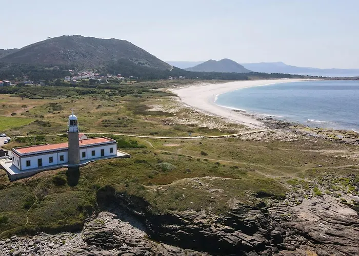 Hotel Faro Lariño