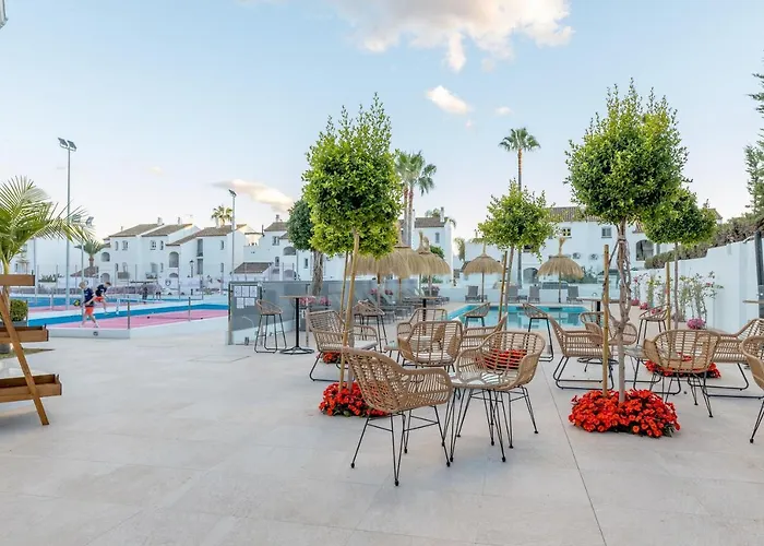 Hotel Residencia Deportiva RozaRossa Estepona