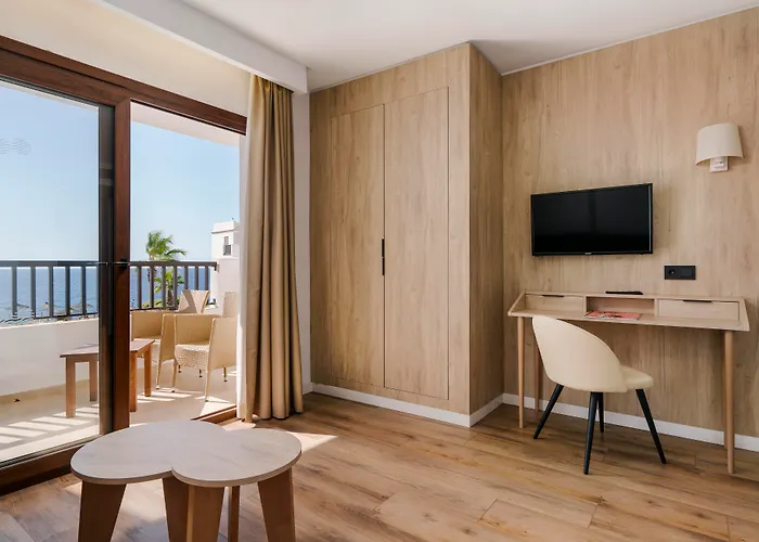 Alua Suites Las Rocas Cala d'Or 