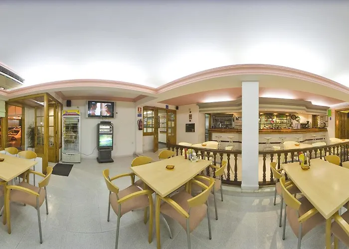 Hostal Adelino San Antonio Abad