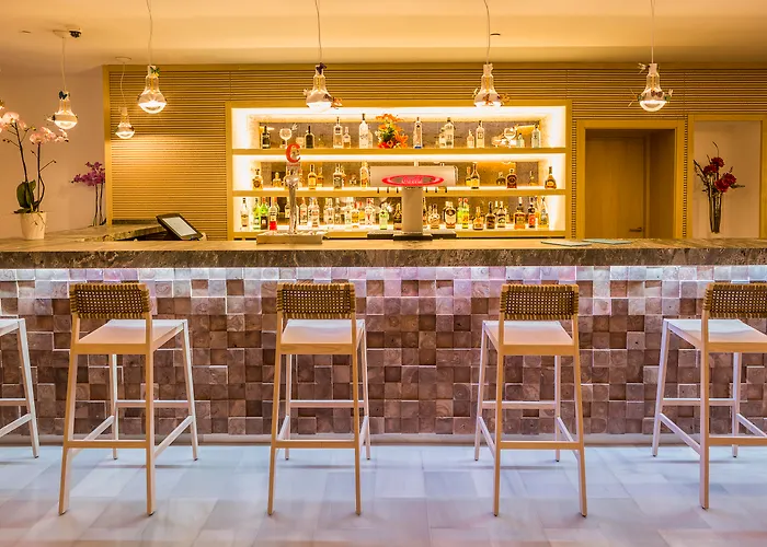 Grand Palladium White Island Resort & Spa Playa d'en Bossa
