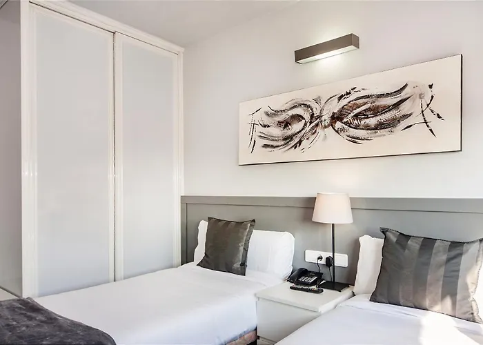Hotel Sant Pere Ll Hspii Rubí