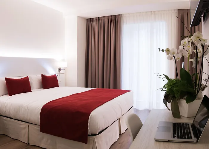 Hotel Pompaelo Plaza del Ayuntamiento&Spa