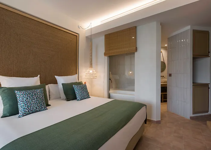 Cala San Miguel Ibiza Resort, Adults Only, Curio Collection By Hilton Port de Sant Miguel