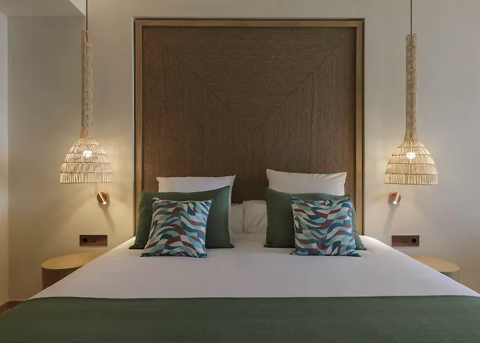 Cala San Miguel Ibiza Resort, Adults Only, Curio Collection By Hilton Port de Sant Miguel