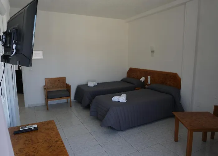 Hostal La Reserva Cobena 