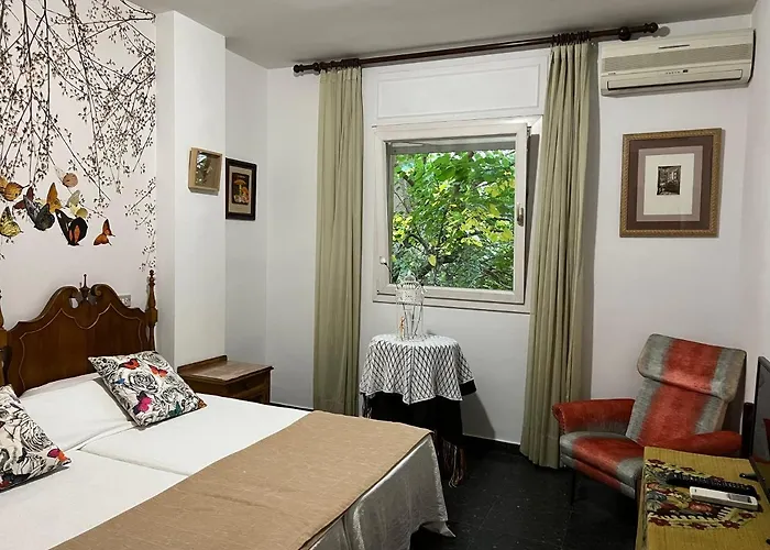 Hostal Pirineos Barbastro