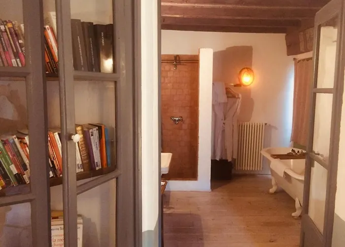 Bed and Breakfast Casa Migdia à Sant Jordi Desvalls