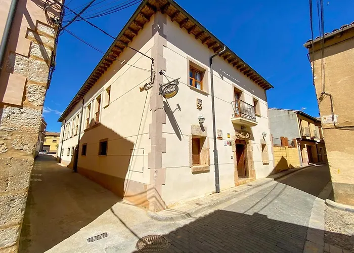 Posada Los Leones