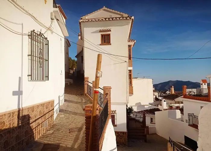 Casa Canillas - For Solo Travelers Or Small Groups Of 4 To 6 People