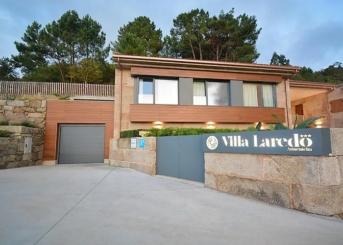 Villa Laredo ***