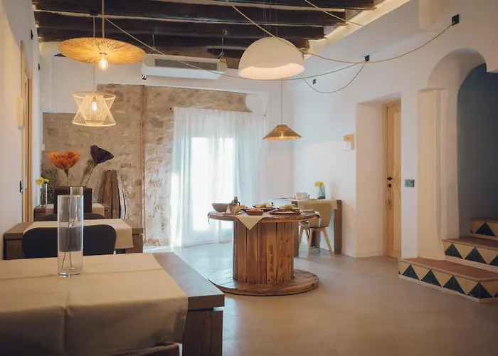 Hotel Castell De L'Aguda Tora de Riubregos
