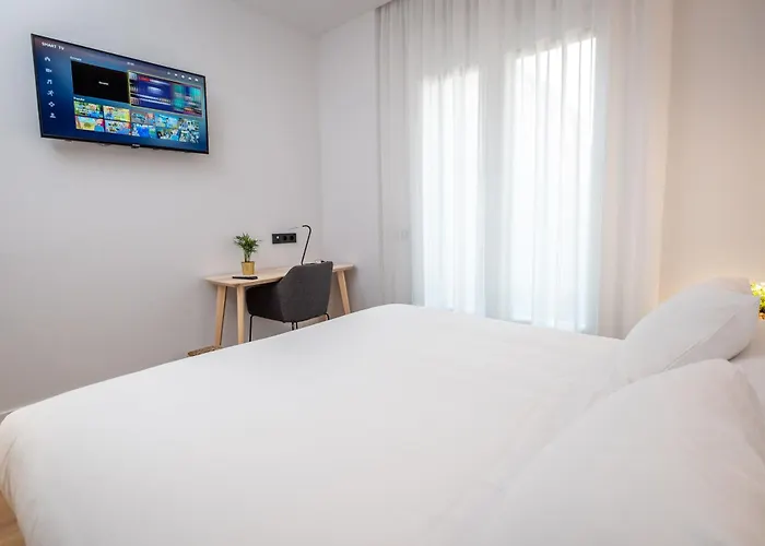 Príncipe de Vergara Rooms by Clabao Logroño