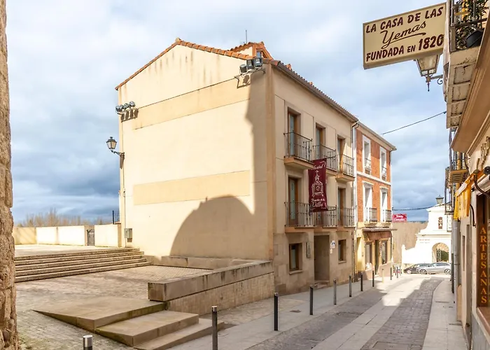Hostal SIN RECEP24H Puerta de la Villa - Pet friendly&Restaurante Almazán