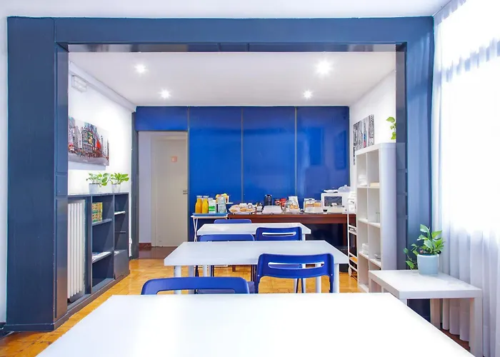 Barcelona City Street Hostal