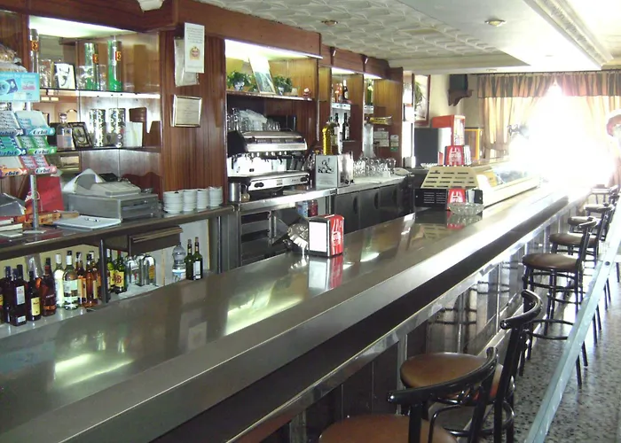 Hostal El Polígono Lucena