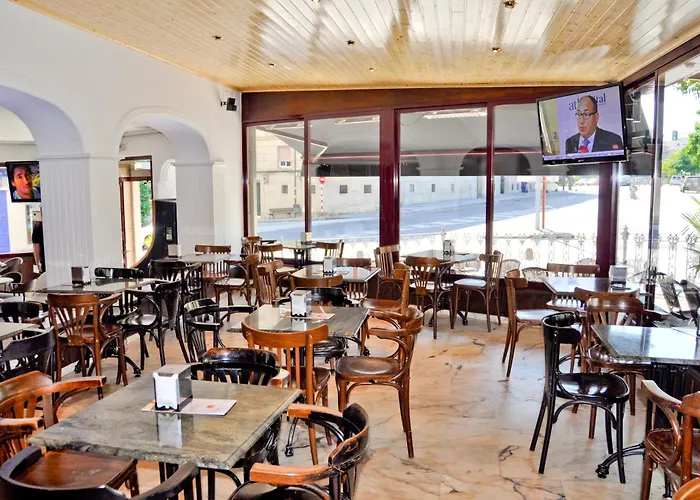 Hostal Cafetería La Rotonda Ourense