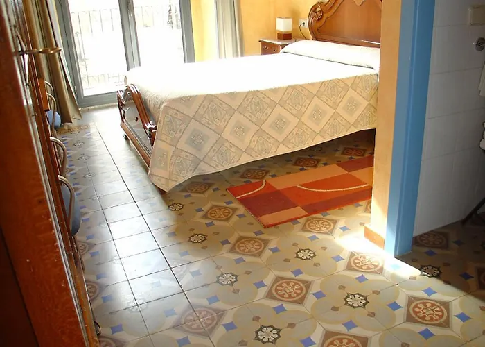 Hostal Adarnius
