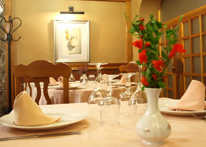 Hostal Restaurante La Muralla Canete 
