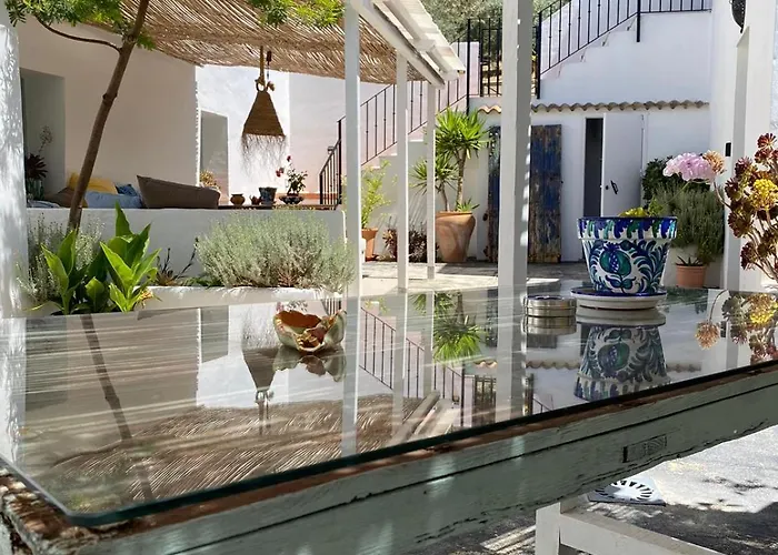 La Pluma Hotel Iznajar