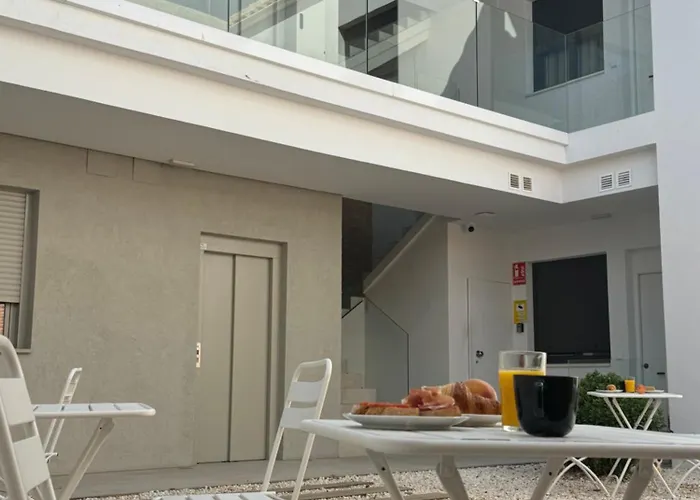 Medina Homes Puente Romano
