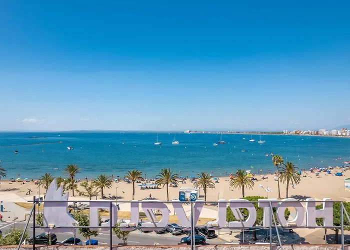 Hotel Vela Roses