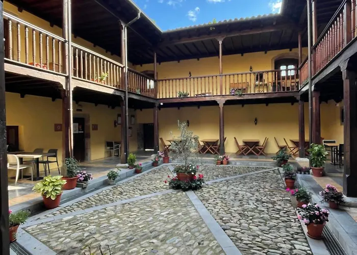 Hotel Castillo Valdés Salas