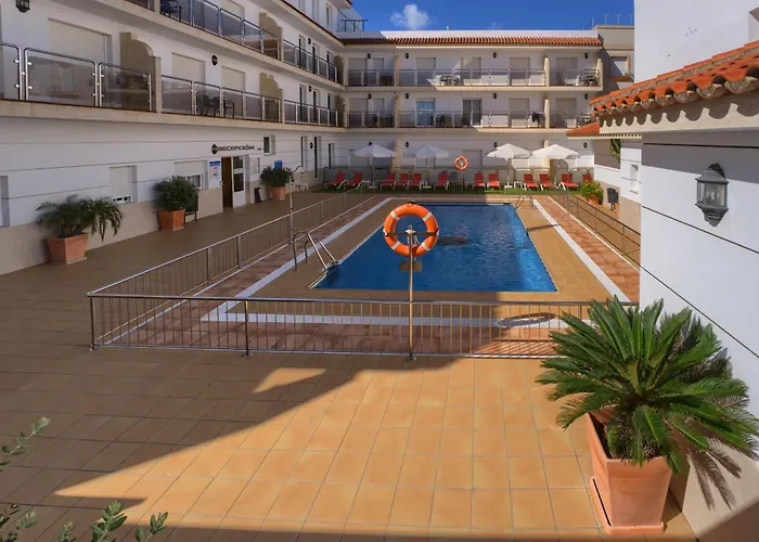 Hotel Apartamentos Loto Conil Conil De La Frontera