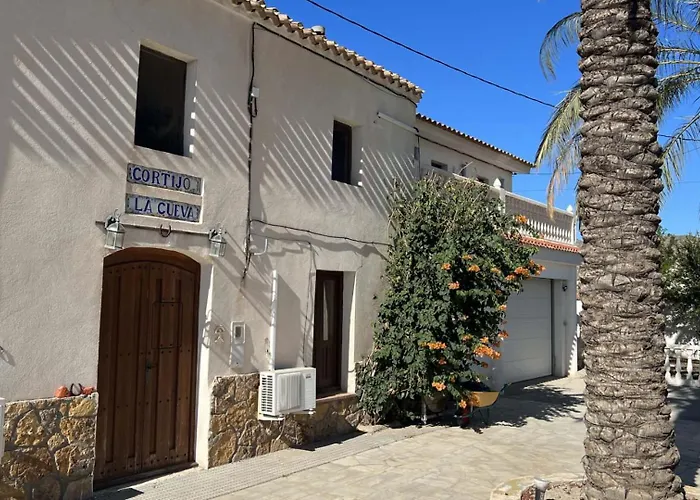 Cortijo La Cueva