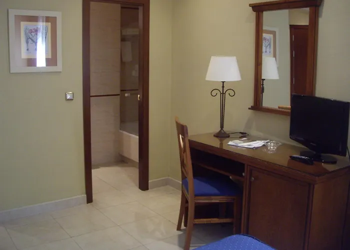 Hotel Manolo Mayo Los Palacios Y Villafranca