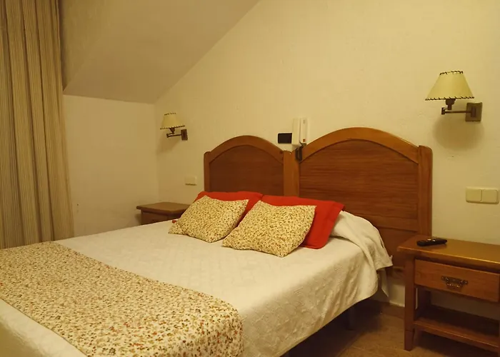 hostal Decerca Prádena