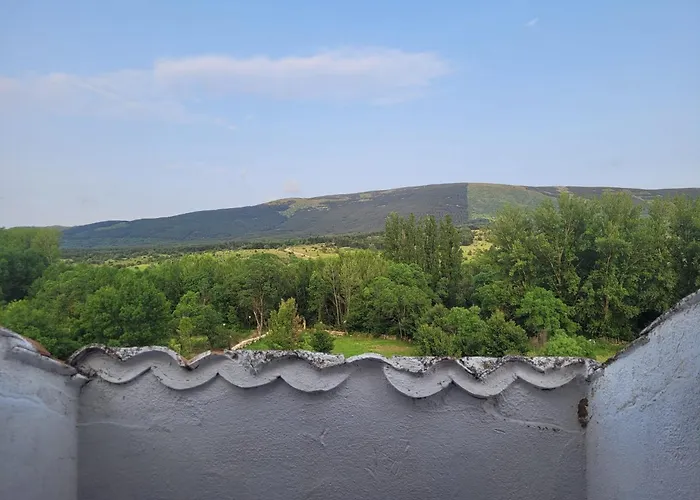 hostal Decerca Prádena