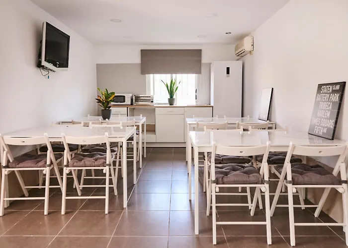 V Pension & Suites