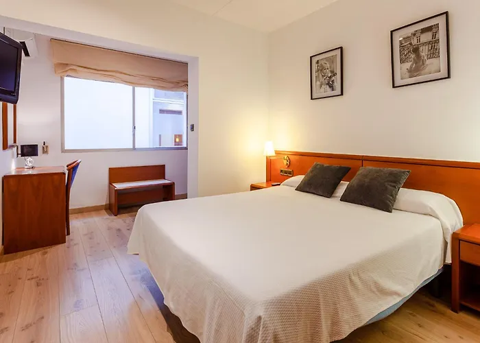 Hotel Checkin Travé Figueras