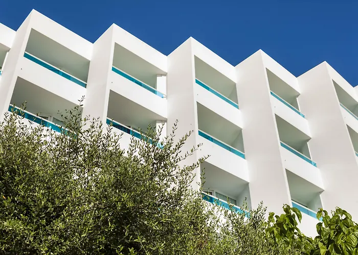 Globales Mediterrani Cala Blanca 