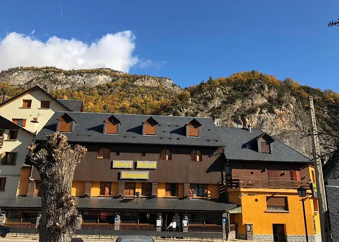 Hotel Sarao 3000 Escarrilla